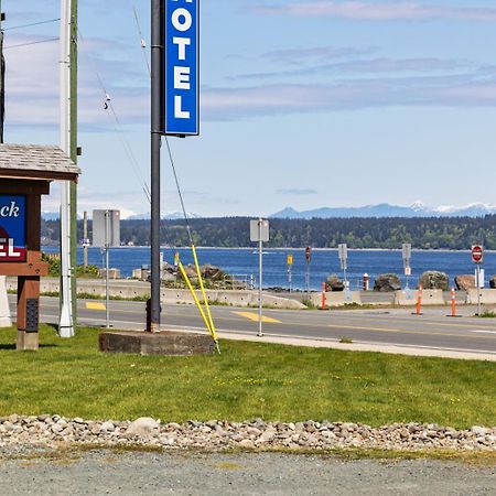 Big Rock Motel Кэмпбелл-Ривер Экстерьер фото