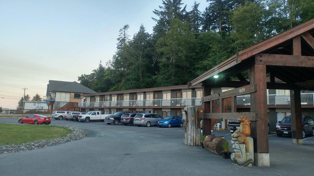 Big Rock Motel Кэмпбелл-Ривер Экстерьер фото